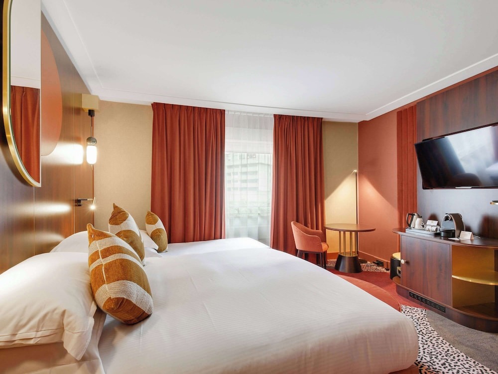 هتل ام گالری نست لا دیفنس